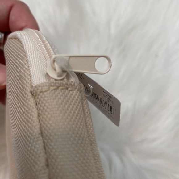 Die Cut Pouch. Bird Design. Tan/White. - Picture 8 of 9